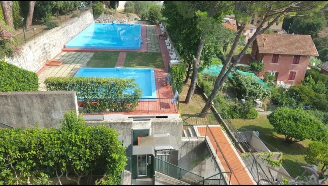 Camera Privata Nell'Appartamento In Zona Residenziale Con 2 Piscine ราปาลโล ภายนอก รูปภาพ